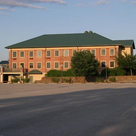 Bridges Guest Quarters Hotel Abbottstown Exterior photo